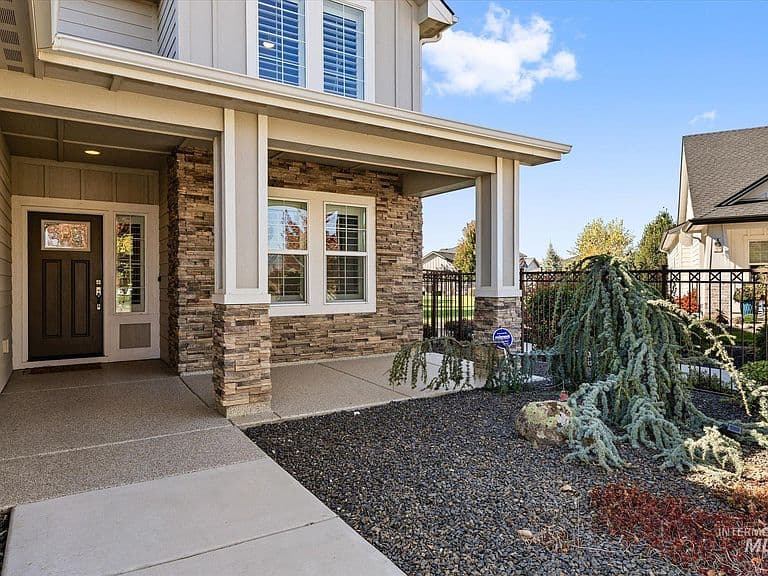 4615 W Greenspire Dr photo 2