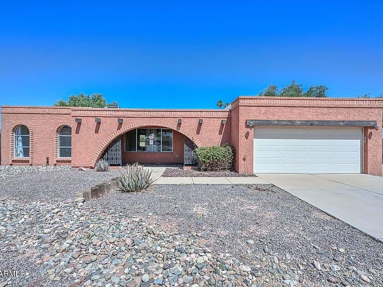 8442 N 48TH Drive photo 1