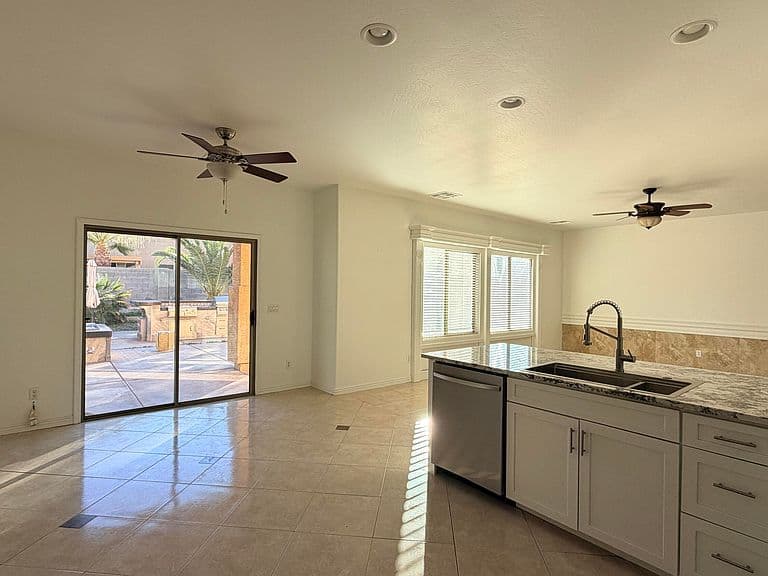 46159 W AMSTERDAM Road photo 4