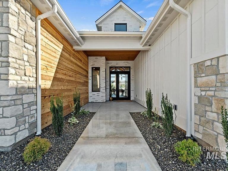 3718 N Harvest Moon Way photo 4