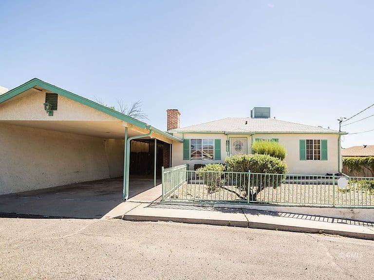 393 S 6th St photo 3