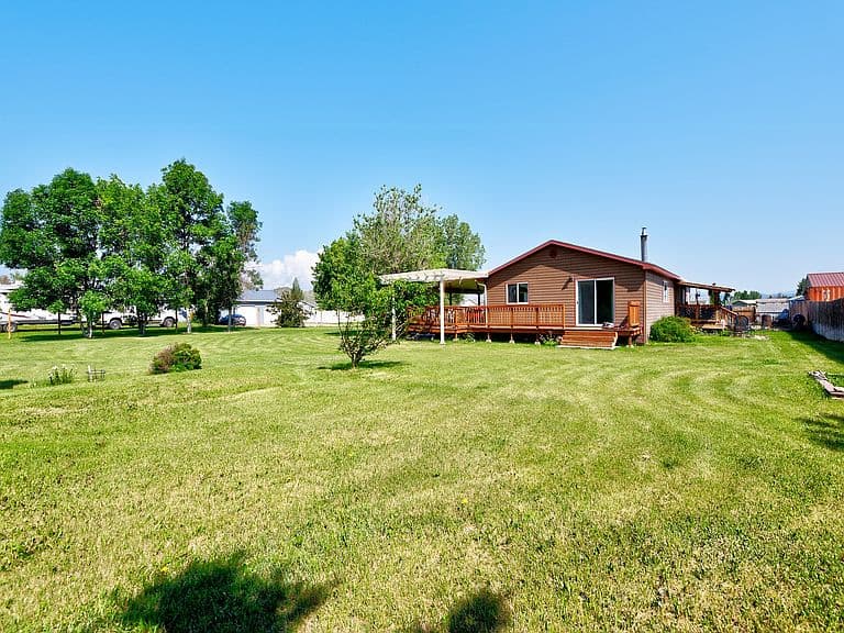 4583 Victoria Dr photo 4