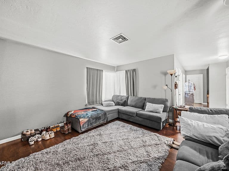 10122 W Turney Avenue photo 5