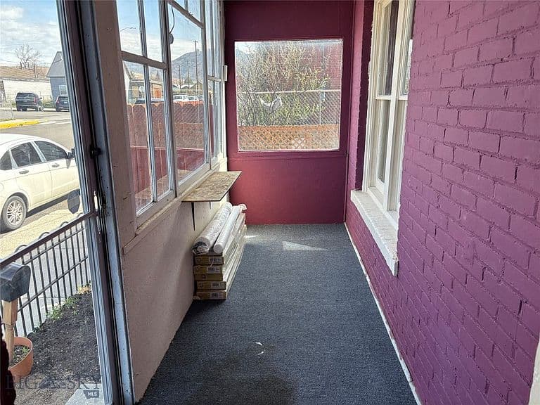 126 1st St photo 5