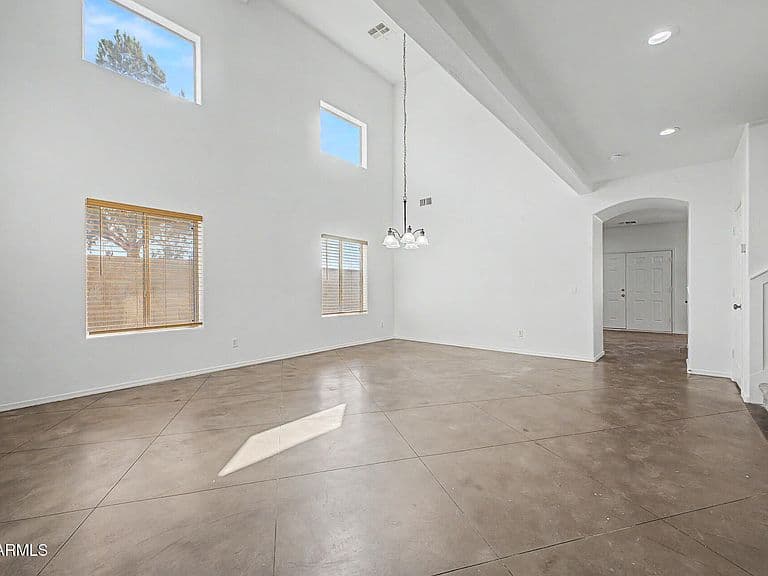 21476 N DENTON Drive photo 5