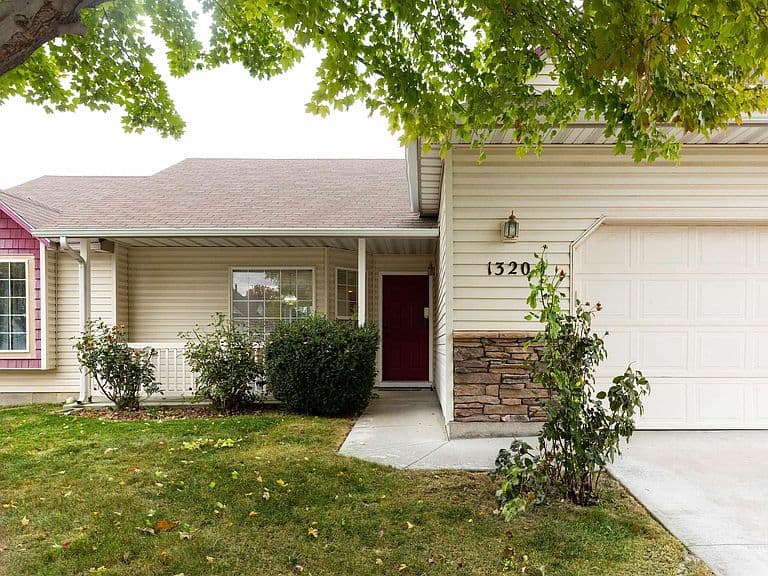 1320 W Hasket Cir photo 2