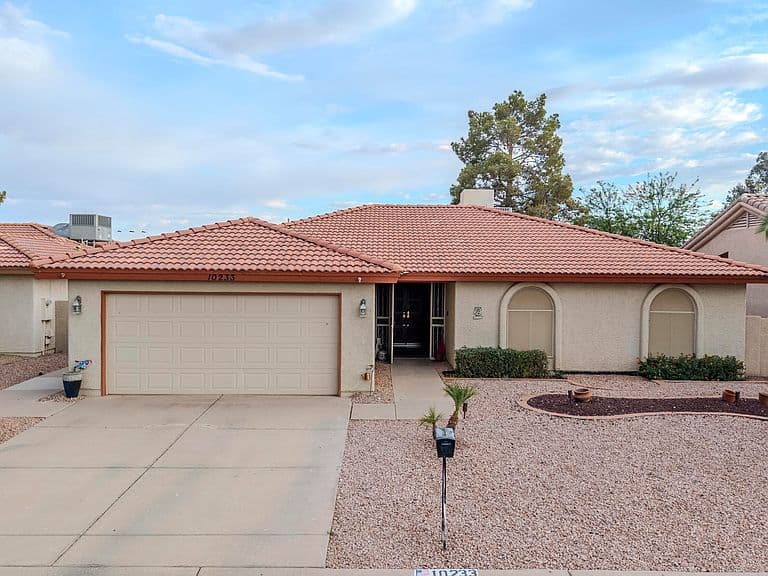 10233 E Navajo Place photo 1