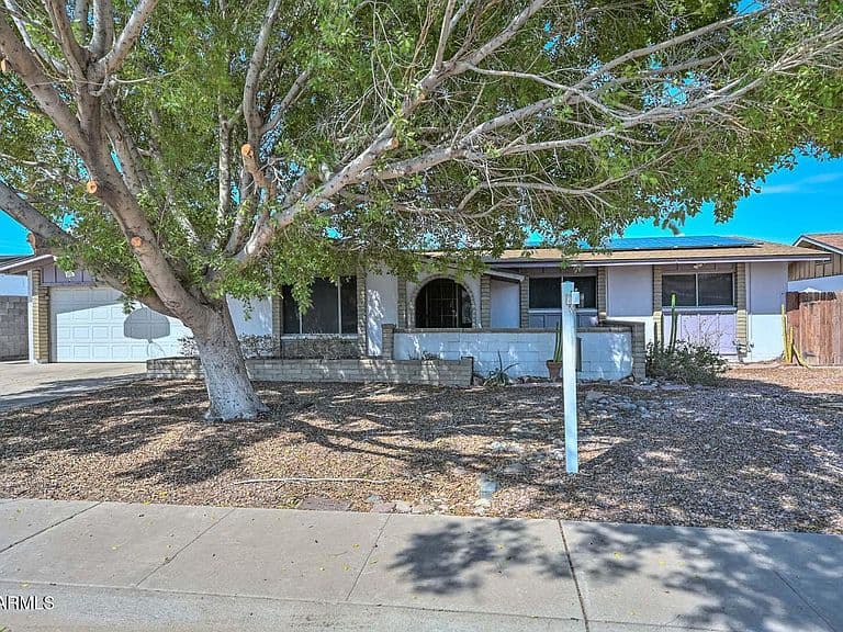 11840 N 49TH Avenue photo 1