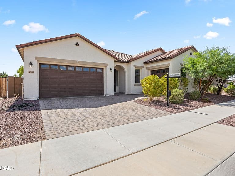 17533 W SHERMAN Street photo 1