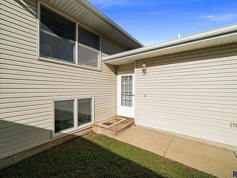 828 S Suburban Dr photo 4