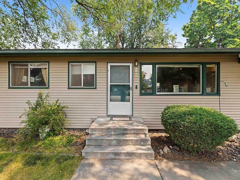 2816 N Innis St photo 1