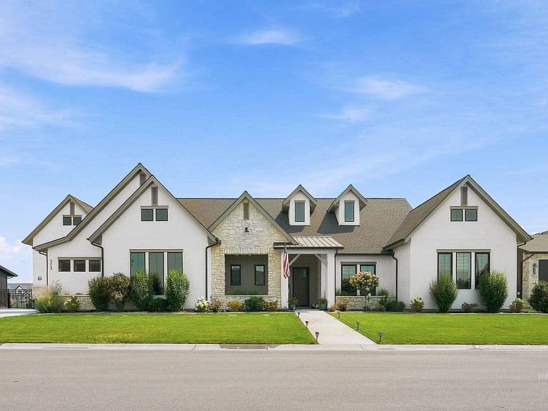 515 Century Ave photo 2