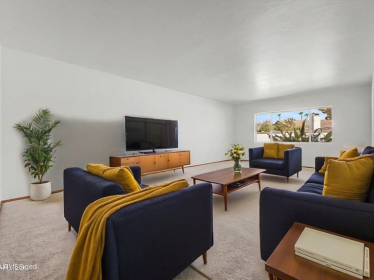 2060 E LIBRA Drive photo 5