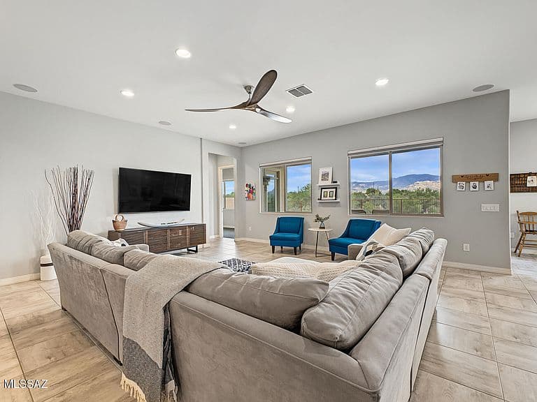 10944 N Gemma Ave photo 3