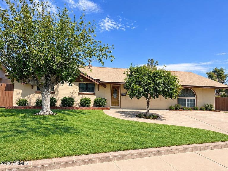 3924 W LAS PALMARITAS Drive photo 2