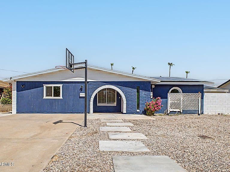 3224 E SWEETWATER Avenue photo 4
