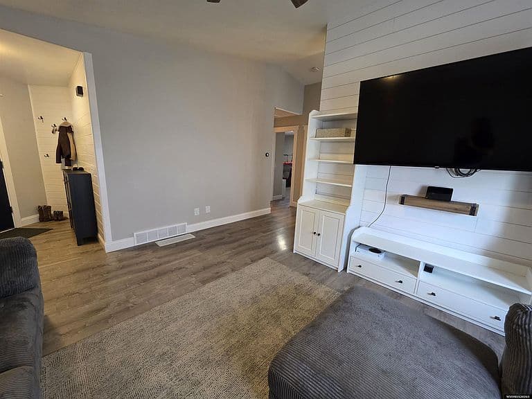 129 Magnolia Cir photo 4