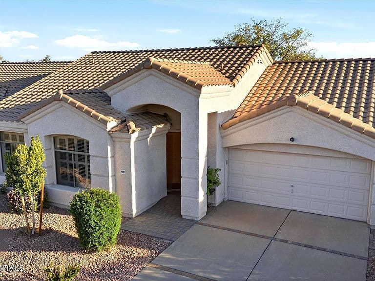 9827 E BLANCHE Drive photo 4
