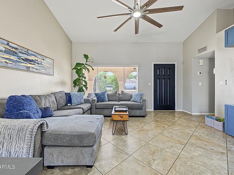 3708 E RENEE Drive photo 4