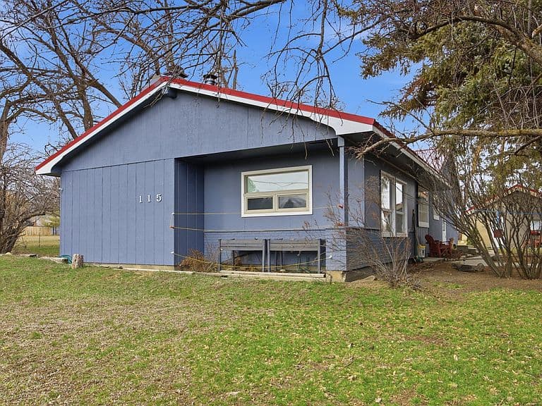 115 Ricketts Rd photo 3