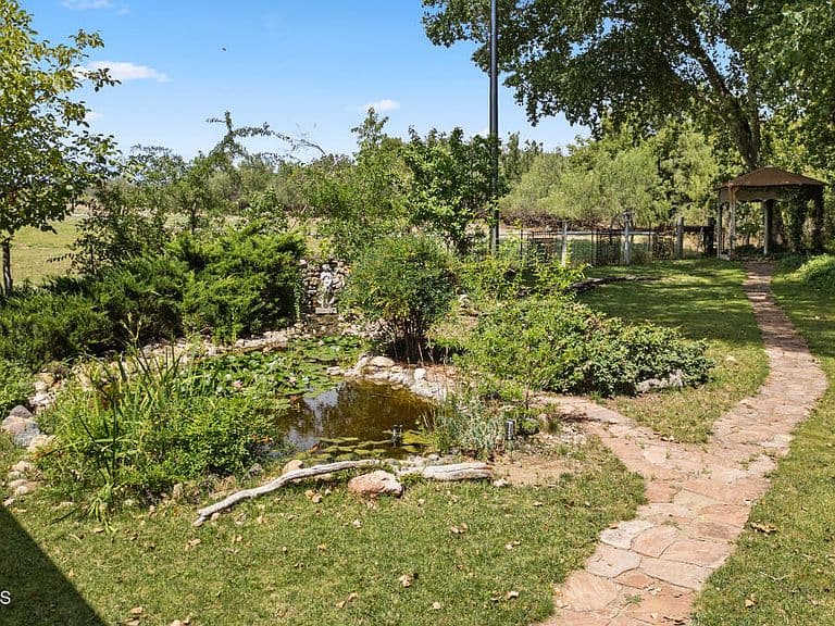 12070 W Kelton Ln photo 2