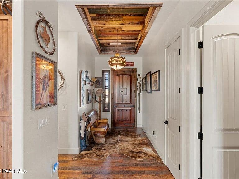 1399 E Western Way photo 2