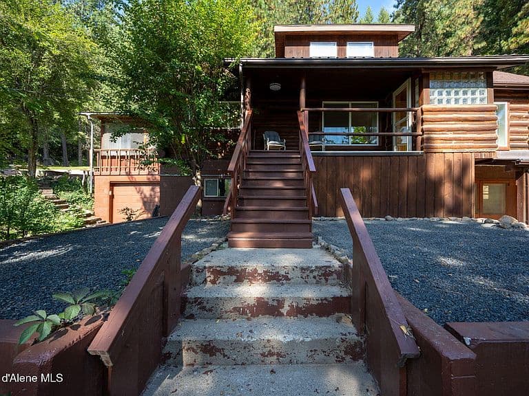 1034 Saint Joe River Rd photo 5