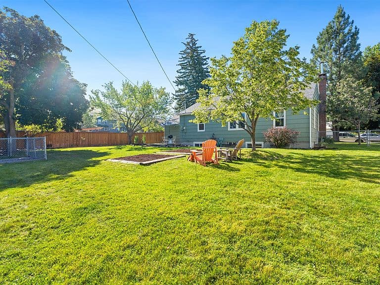 104 Agnes Ave photo 2