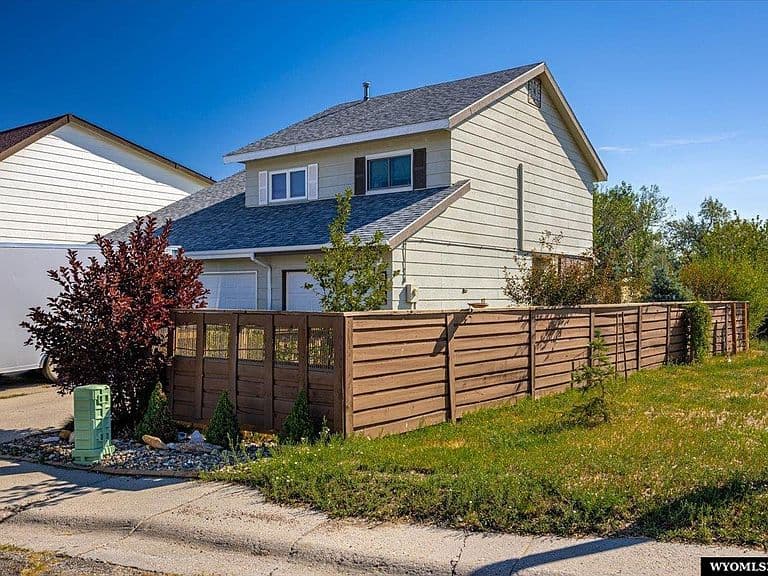 2155 Frances St photo 5