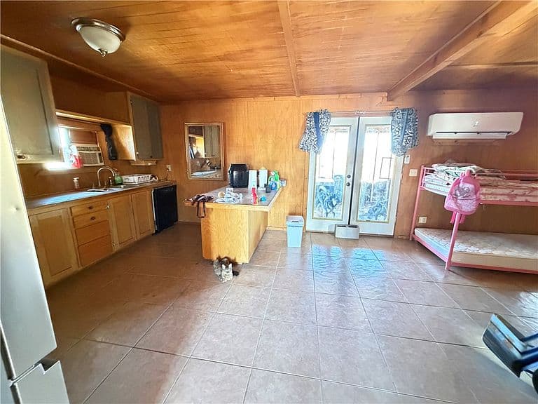 18096 N Olive Drive photo 4