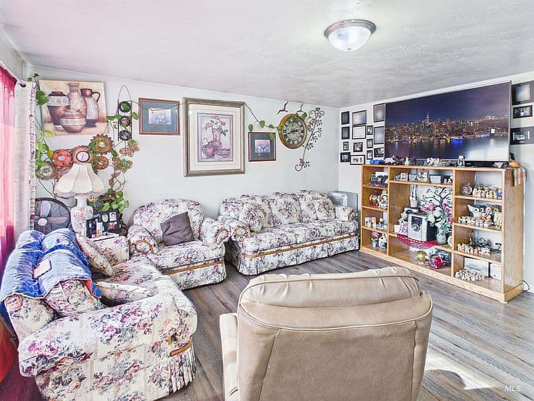 1618 Gingko St photo 4