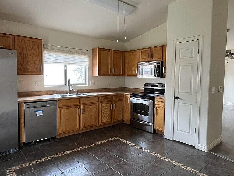 24013 N MOJAVE Lane photo 5