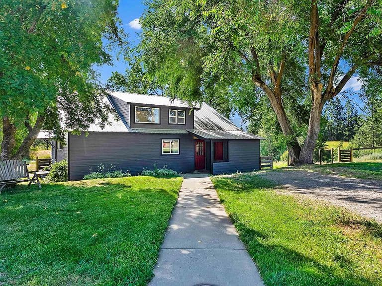 256 Roosevelt Rd photo 1