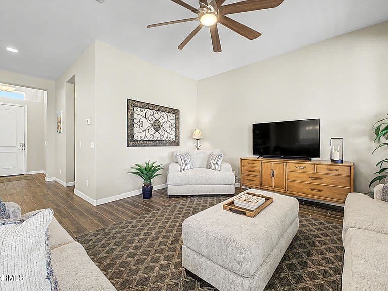 43874 W BAILEY Drive photo 4