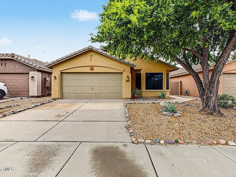 3357 E BLACKHAWK Drive photo 2