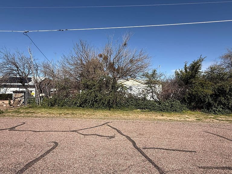 131 Forrest Dr photo 2