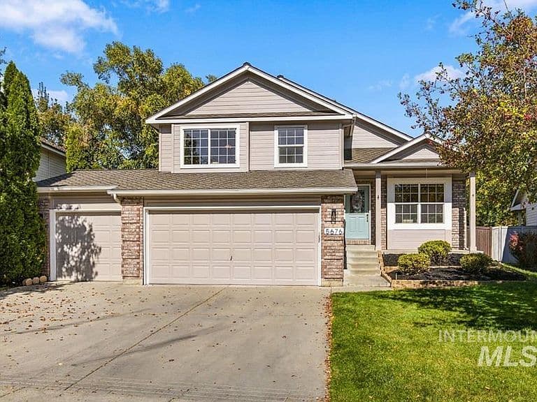 5676 N Riffle Way photo 1