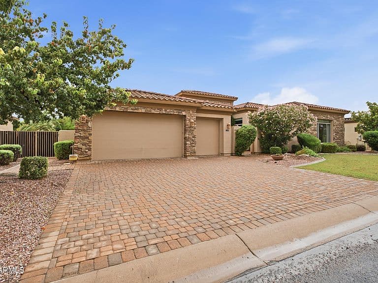 12326 N 88TH Place N photo 5