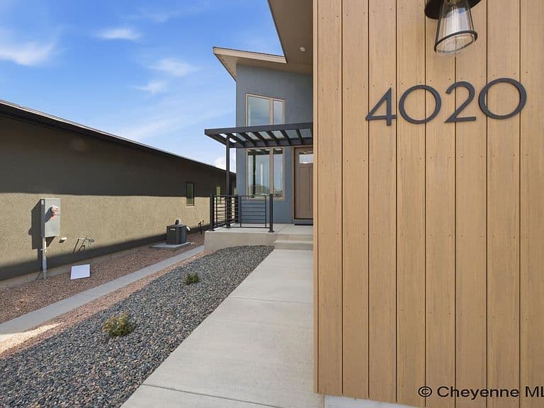 4020 Saddleback Ln photo 3