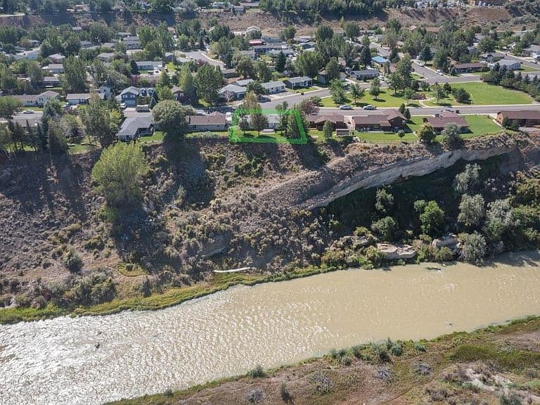 925 River View Dr photo 5