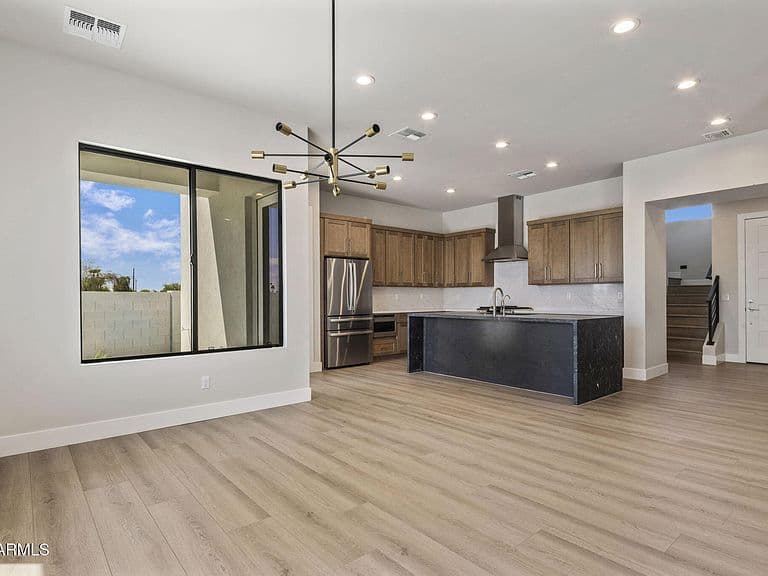 1303 E ORANGEWOOD Avenue photo 3