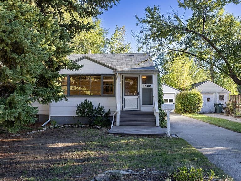 1422 Avenue E photo 1