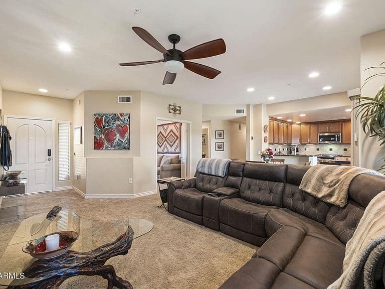 21320 N 56th St Unit 2110 photo 3