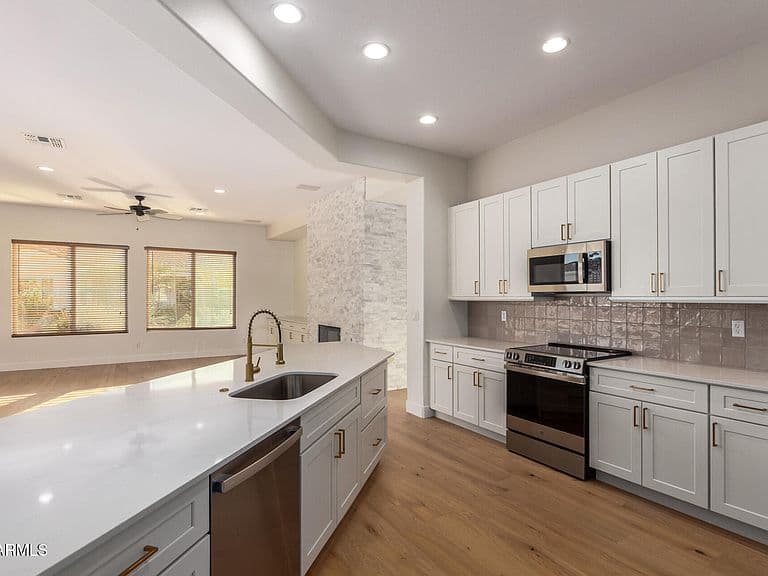 13403 W CABRILLO Drive photo 4