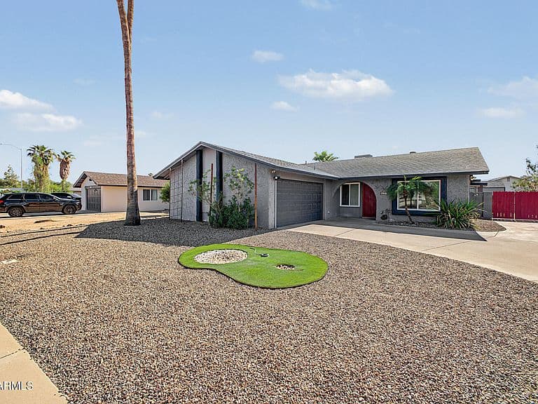 637 W GARNET Avenue photo 4
