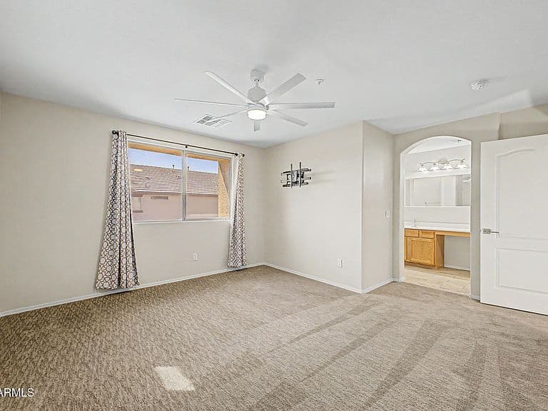 1429 E ELGIN Street photo 5