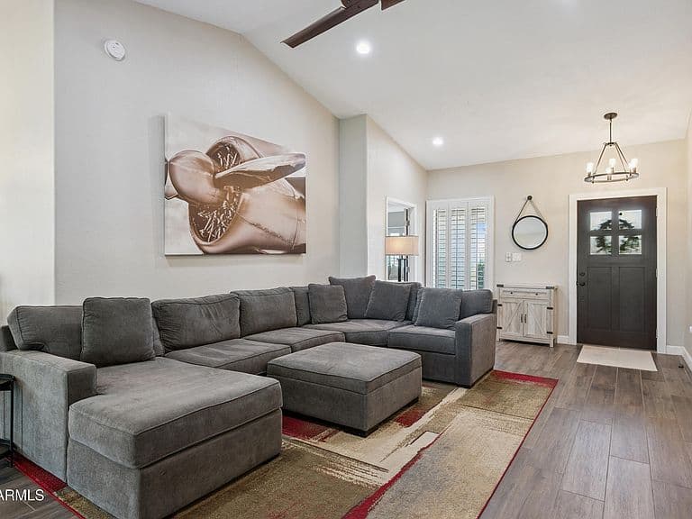 1350 W ESCARPA Street photo 4