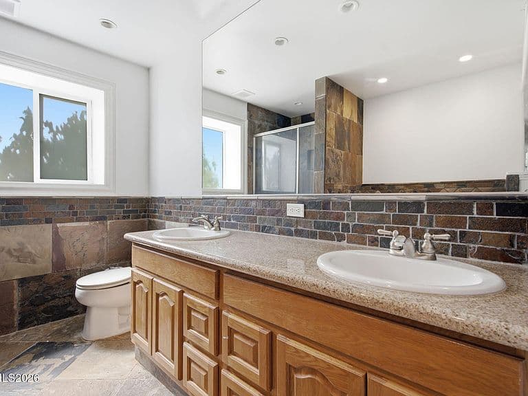 1406 La Loma Dr photo 4
