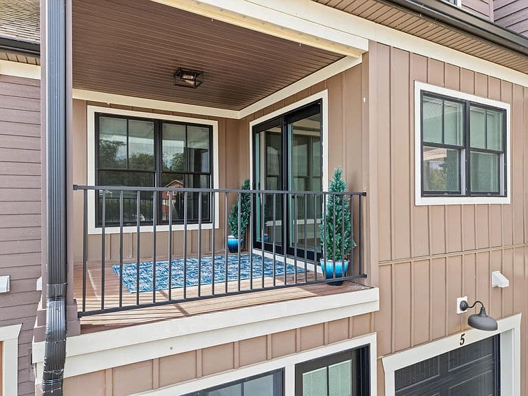 5 Lennox Way photo 2