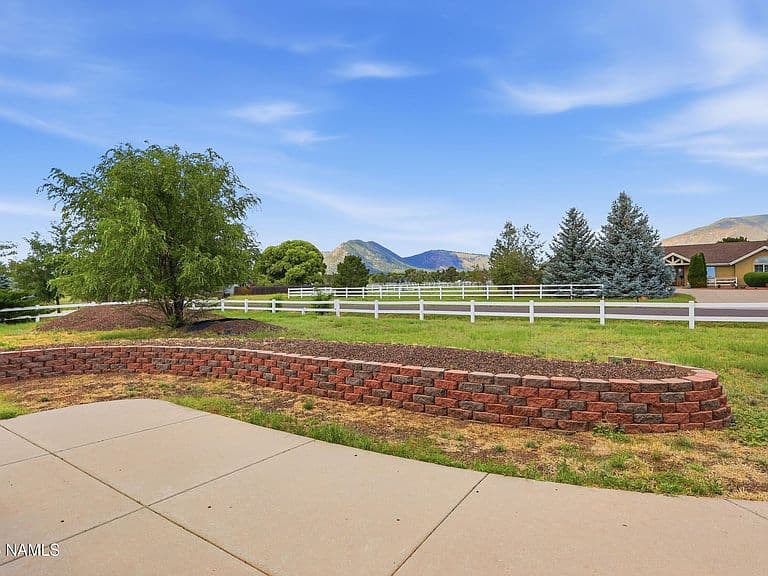 10975 Margaret Way photo 4